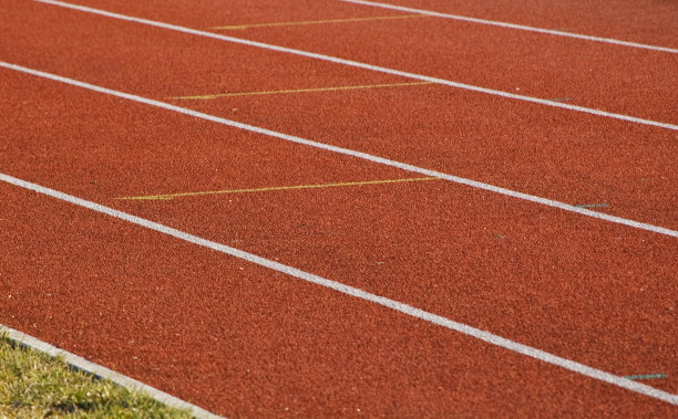 体育场红色塑胶跑道。图片下载