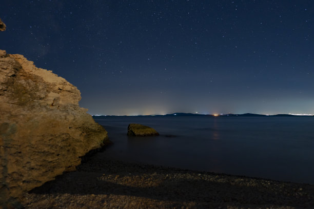 夜间拍摄的海景照片图片下载