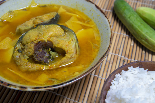 泰式酱汤——酸味鲶鱼配竹笋汤，口味辛辣图片下载