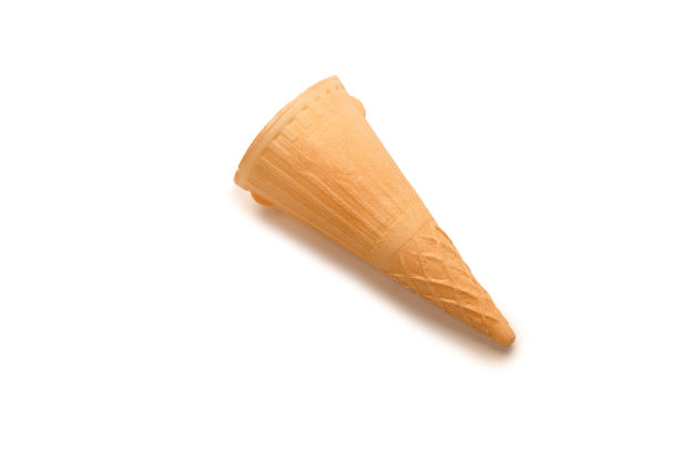 华夫饼锥孤立在白色背景上。图片下载