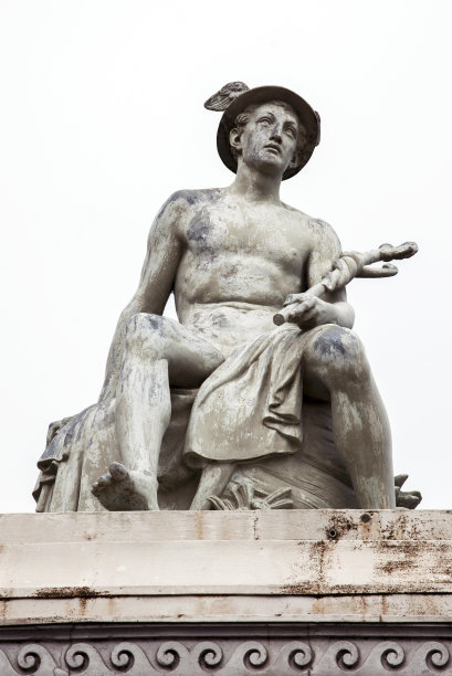 赫尔墨斯神像(墨丘利)，成功、繁荣的化身，商业、商人、商人、企业家和旅行者的守护神。神的使者。图片下载