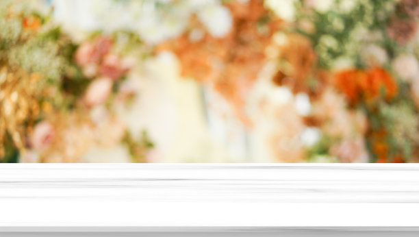 抽象模糊组清新盛开的花朵背景与豪华大理石柜台顶透视图为夏春季节来展示
并推广产品的展示形象图片下载