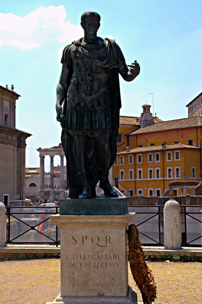 凯撒大帝的雕像图片下载