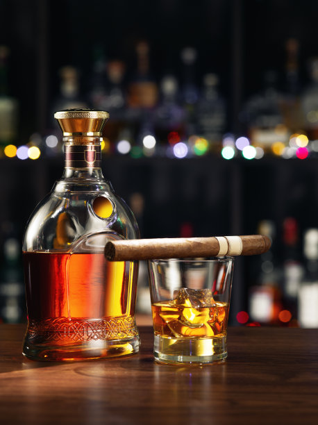 雪茄朗姆酒图片下载