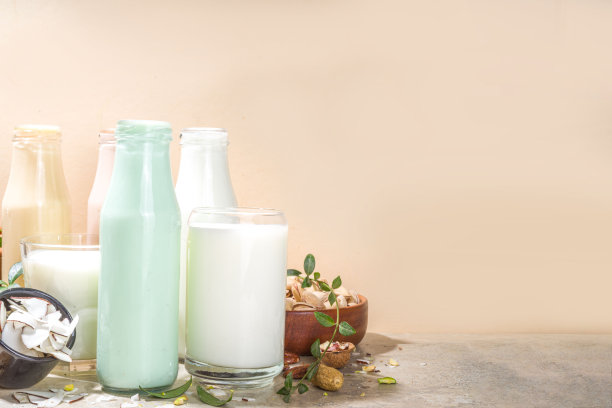 可选择的生酮素食坚果牛奶图片下载