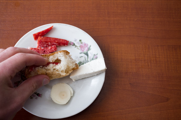 一块加奶酪的面包图片下载