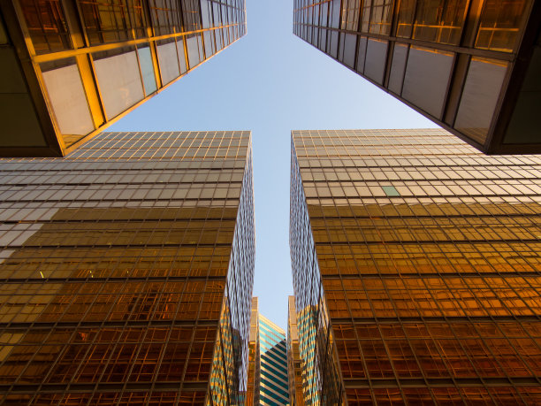 香港摩天大楼的低角度观景，玻璃反射太美了。图片下载