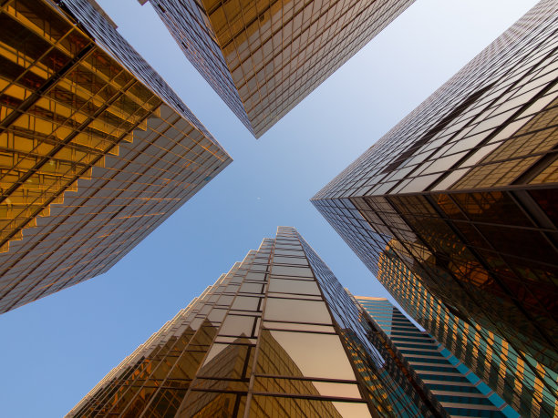 香港摩天大楼的低角度观景，玻璃反射太美了。图片下载
