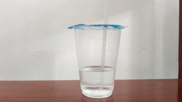 小的瓶装水图片下载