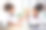 两个可爱的小女孩打扮成商人坐在办公室里互相击掌图片下载