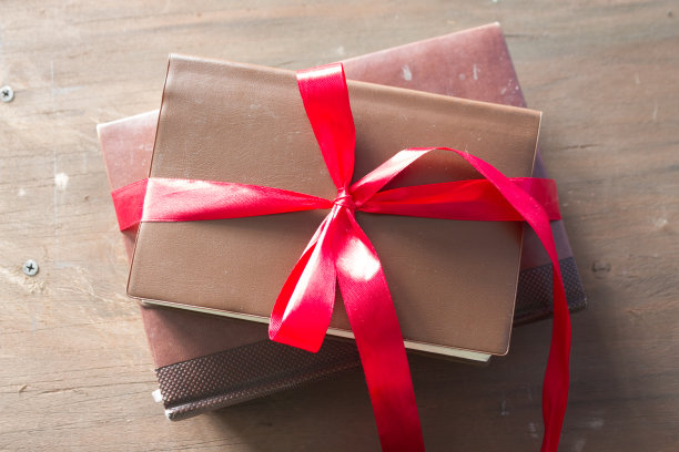 带礼品带的书籍图片下载