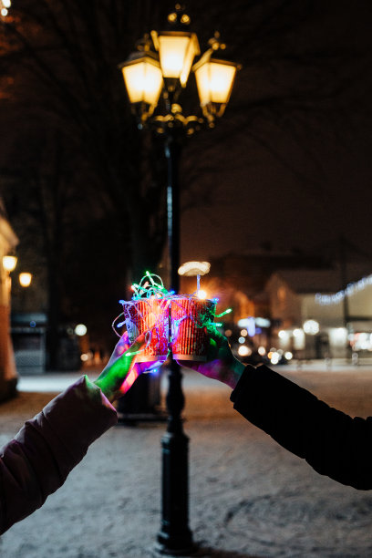 城里的圣诞彩灯图片下载