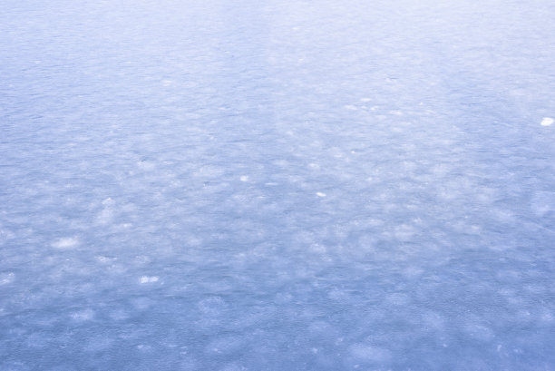 自然纹理的冰，冰冻的湖为背景。图片下载