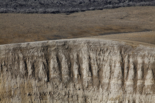 丰富的色彩和纹理崎岖的景观在冰岛的Askja地区图片下载