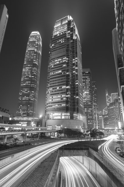 香港市区现代化的办公大楼和高速公路图片下载