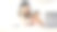 这张照片拍摄的是一个女人坐在她的膝上，她的笔记本电脑和她的孩子看起来很紧张图片下载