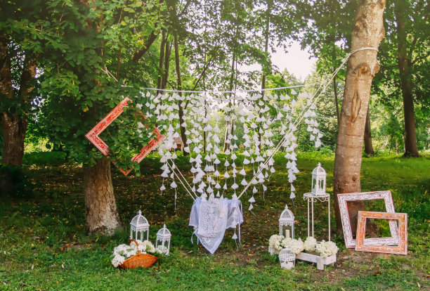 婚礼在户外装饰。图片下载