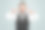 帅气的自我中心的男人在工作室图片下载