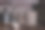 咖啡杯加牛奶壶，咖啡研磨机和木勺加糖粉咖啡图片下载