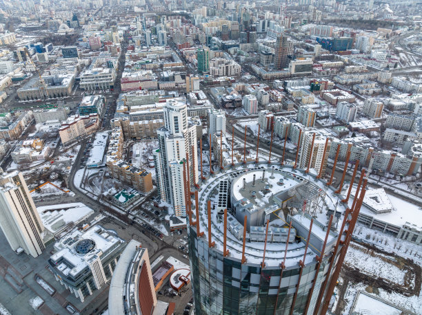 冬季多云的叶卡捷琳堡摩天大楼空中全景。叶卡捷琳堡是俄罗斯第四大城市，位于欧亚大陆，欧洲和亚洲交界。图片下载