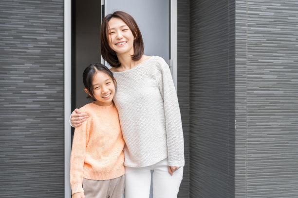 亚洲母女图片下载