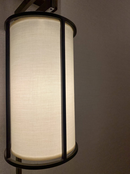 房间里舒适的台灯图片下载