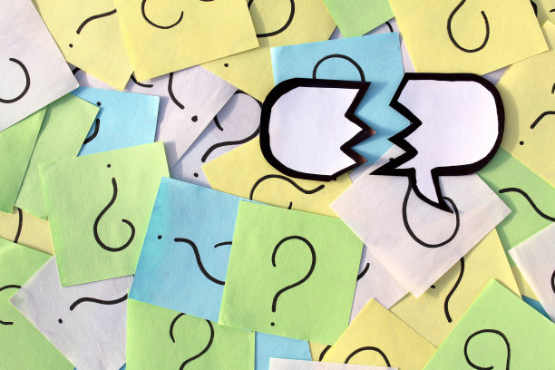 在问号贴纸上，有一片撕裂的云，用来书写文字。图片下载