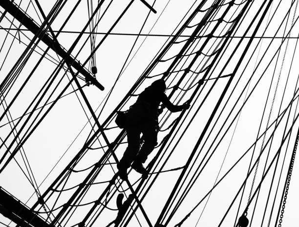 爬上“卡蒂萨克”号的索具图片下载