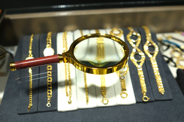 刺绣的珠宝图片下载