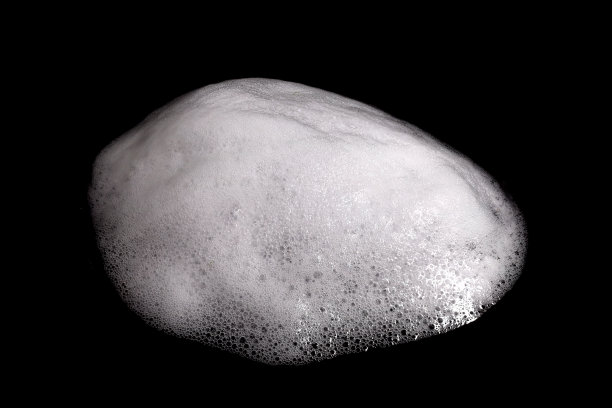 肥皂的白色液体泡沫图片下载