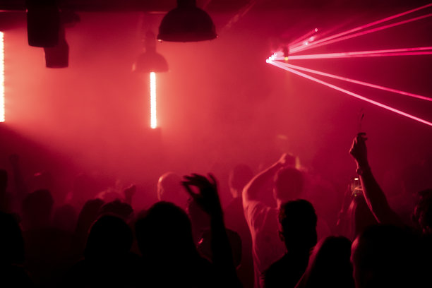 跳舞的人图片下载