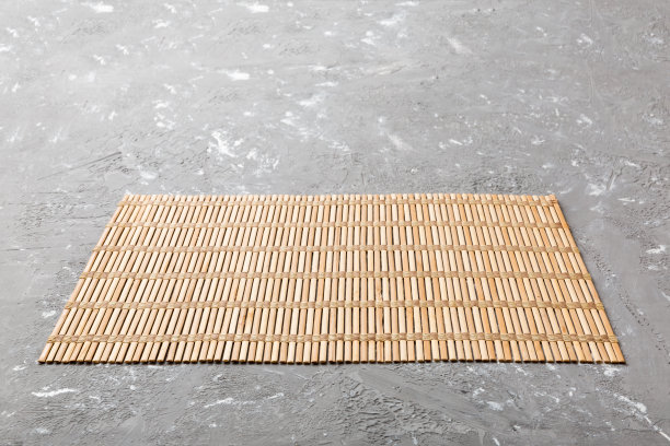 水泥背景上的棕色桌布的透视视图。为你的设计留出空间图片下载