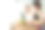 亚洲年轻的两个女子兄妹在厨房里穿着运动服烹饪沙拉。活泼漂亮的女孩妹妹心情愉快，喜欢吃蔬菜，健康饮食，减肥保健在家里图片下载