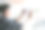 室内设计师或建筑师审查蓝图和拿着铅笔在书桌上画在家里的办公室。图片下载