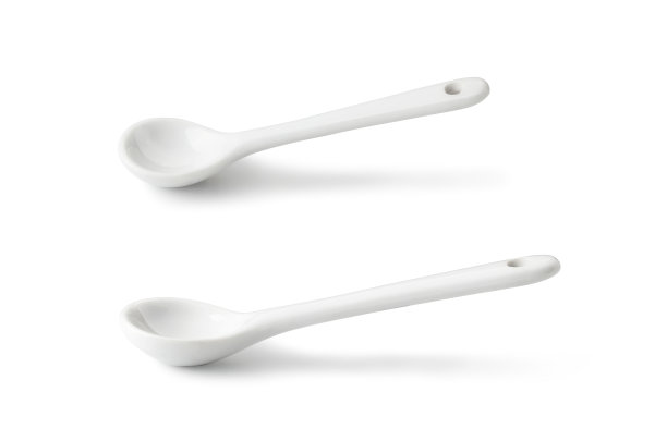白色陶瓷勺，非常适合做调味品。图片下载