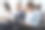 两排身着正装的当代经济学家正在准备他们的报告图片下载