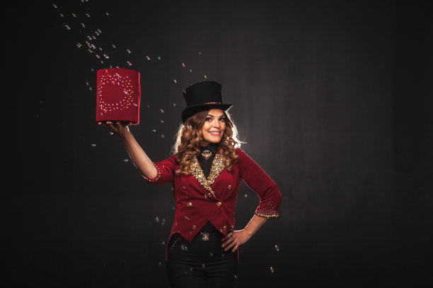 女魔术师用肥皂泡表演，是一名魔术师图片下载