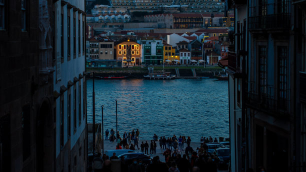 建筑-城市-旅游-游船-旅游-小镇-水-老-阳台图片下载