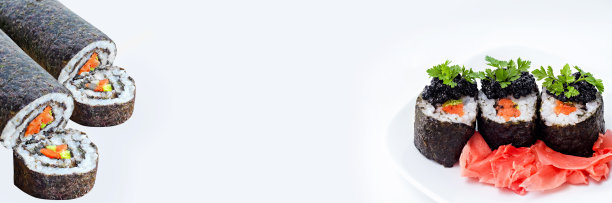 卷装在盘子里，卷装在白色宽屏上，上面放着鲑鱼、鱼子酱和腌生姜。有选择性的重点,横幅图片下载
