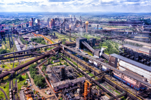 冶金厂和工业区的全景图。从上面的观点图片下载