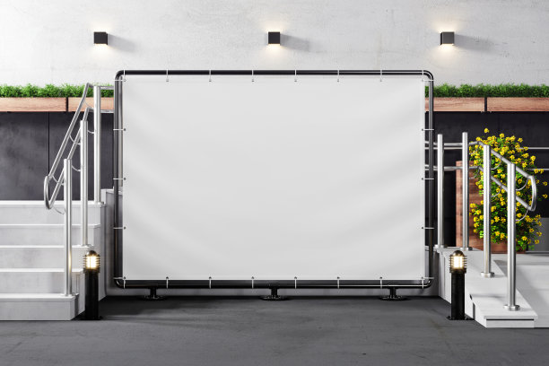 街道广告和信息横幅上的金属框架模型图片下载