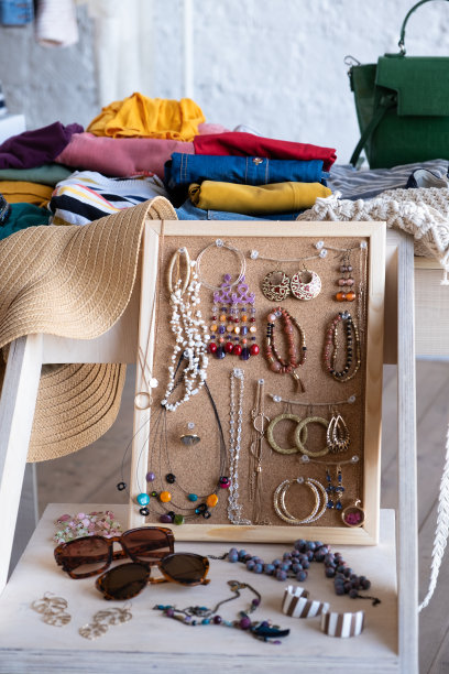 交易派对，市场，二手。休闲服装，帽子，包和珠宝出售图片下载
