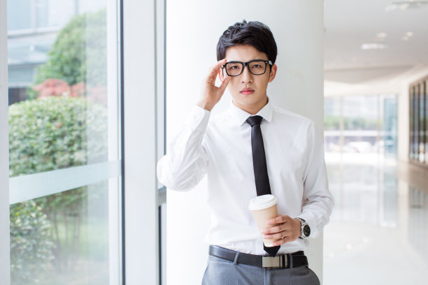 英俊的中国商人图片下载