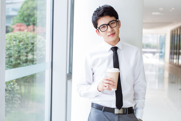 英俊的中国商人图片下载