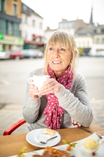 法国埃佩尔奈的咖啡休息时间图片下载