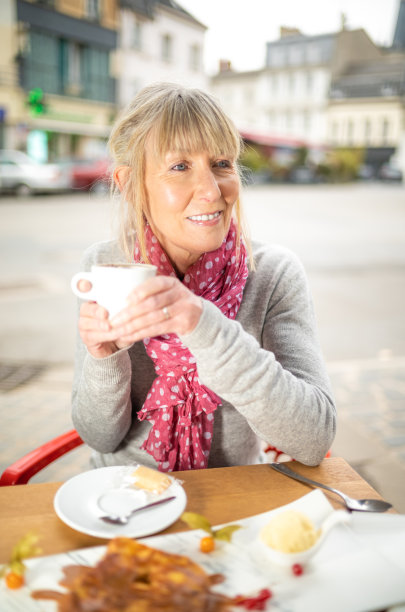 法国埃佩尔奈的咖啡休息时间图片下载