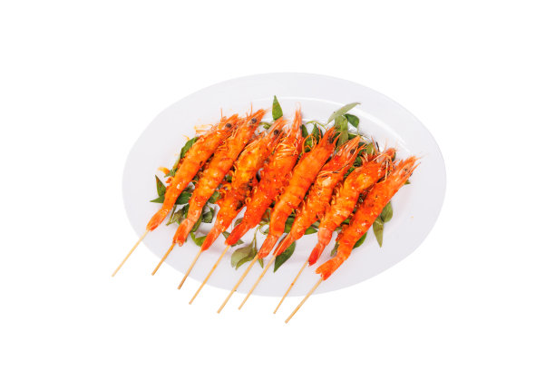 烤虾串在白色背景图片下载