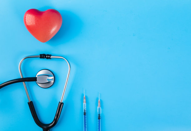 红心和听诊器图片下载