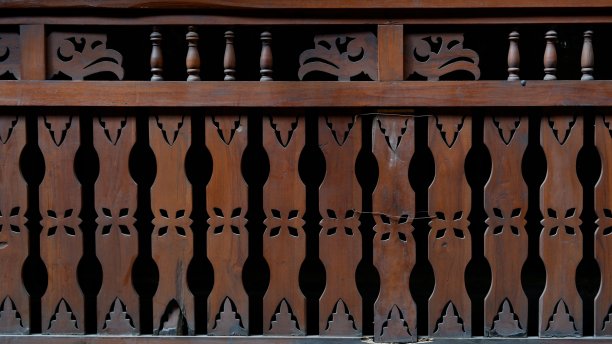 带栏杆的木制栏杆图片下载