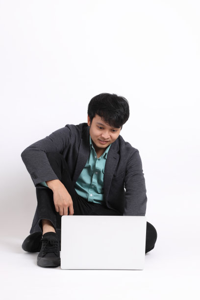 年轻的亚洲商人图片下载